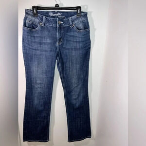 Wrangler, 11/32, medium wash, midrise bootcut, relaxed fit, 5pocket, zip denim